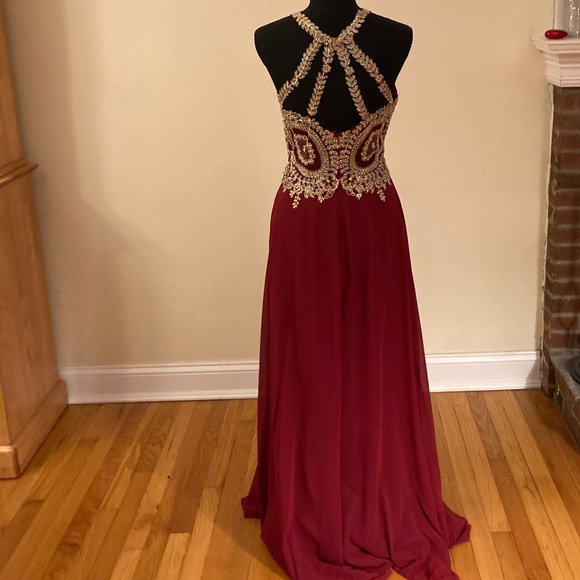 Elegant Burgundy Prom Dress with Gold Embroidery - Picture 2 of 2